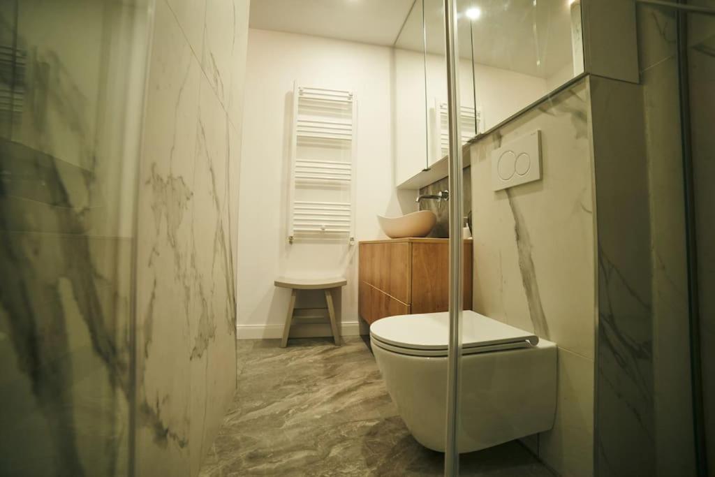 Ultracentral Two Rooms Apartment In Bucureşti Ngoại thất bức ảnh